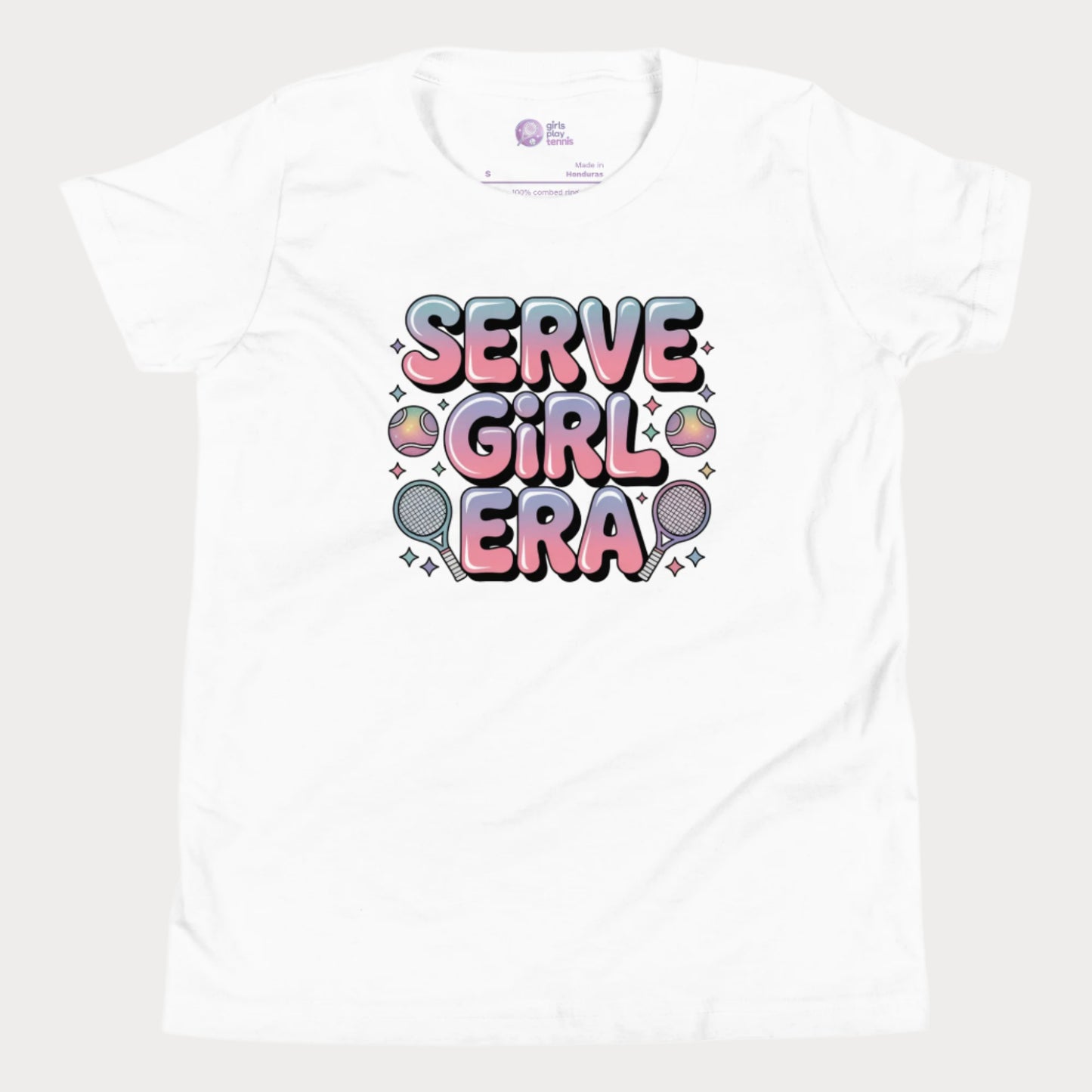 Serve Girl Era tennis t-shirt for girls with bold typography and playful tennis accents – perfect for hard court season.